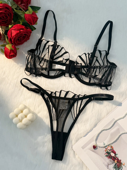 Black Scallop Chest Cup Embroidered ingerie Set